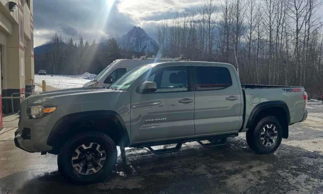 Toyota Tacoma * 4x4 Double Cab SB * CARFAX * БЕЗ ИНЦИДЕНТИ, снимка 2 - Автомобили и джипове - 54486090