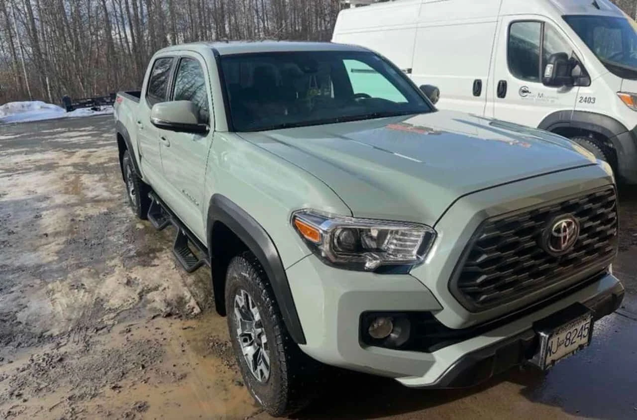 Toyota Tacoma * 4x4 Double Cab SB * CARFAX * БЕЗ ИНЦИДЕНТИ, снимка 10 - Автомобили и джипове - 54486090