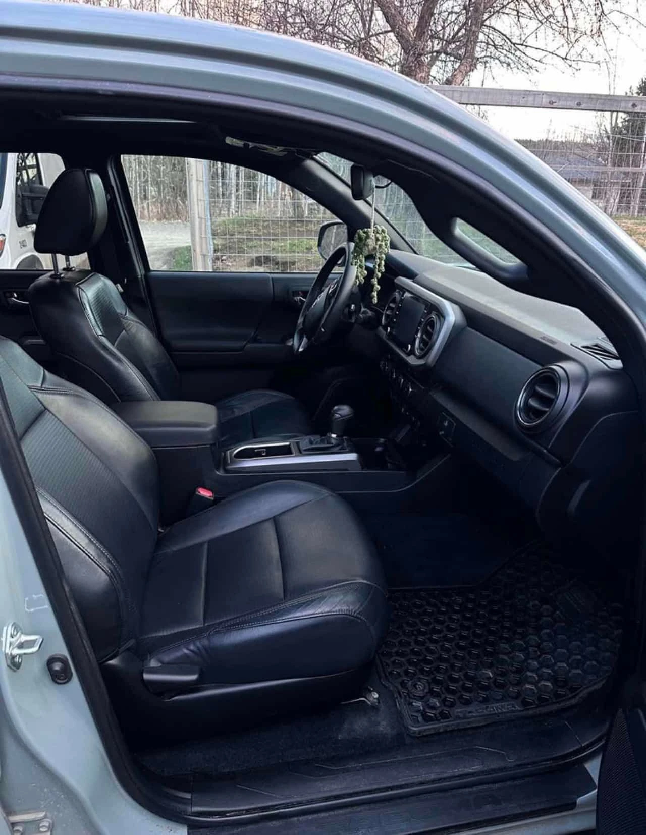 Toyota Tacoma * 4x4 Double Cab SB * CARFAX * БЕЗ ИНЦИДЕНТИ, снимка 14 - Автомобили и джипове - 54486090