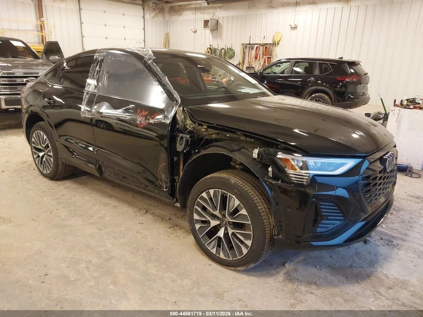 Audi Q8 e-tron Sportback S line Premium Plus quattro, снимка 2 - Автомобили и джипове - 54770074
