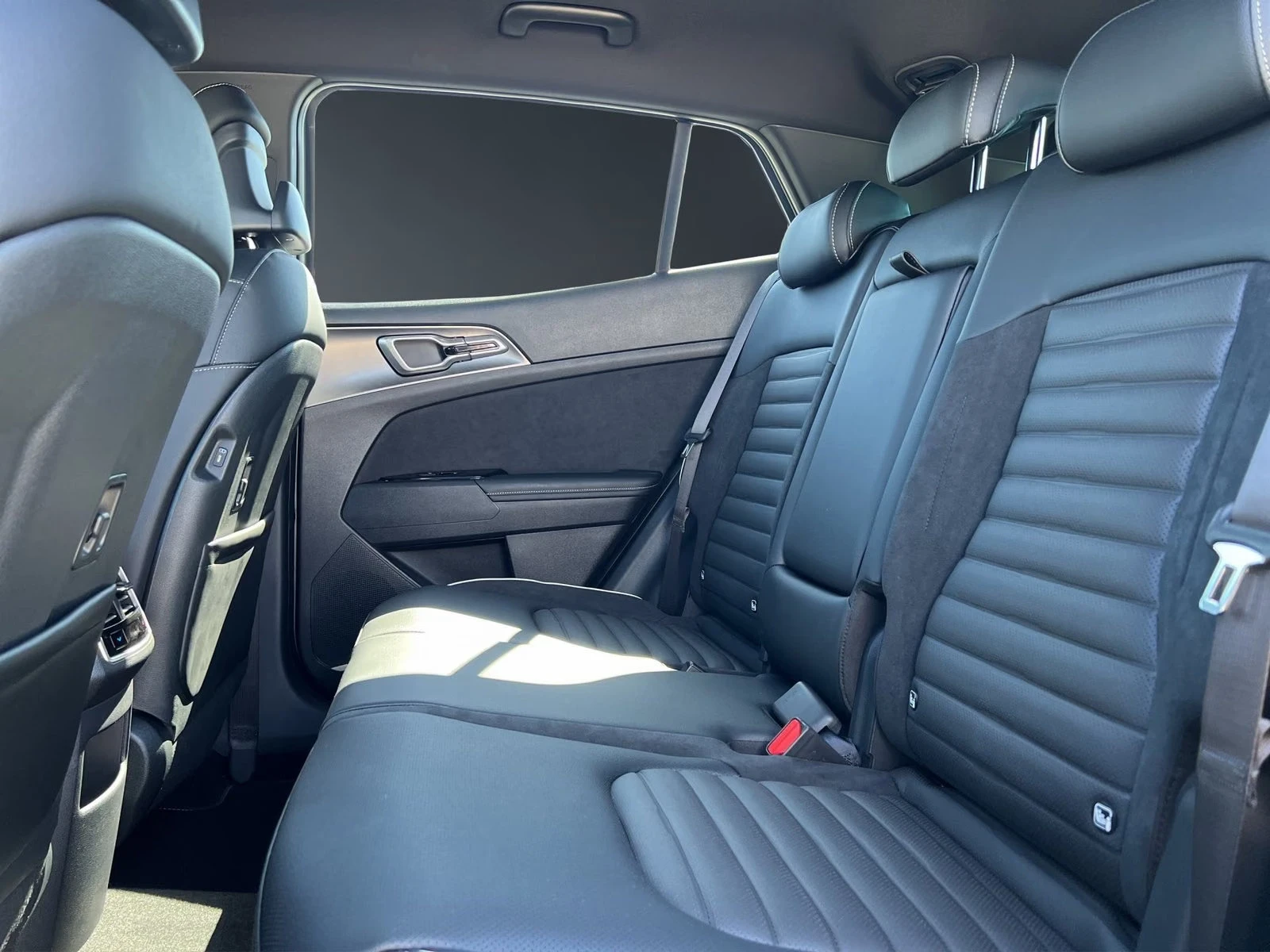 Kia Sportage 1.6HEV/215HP/GT-LINE/4X4/360/H&K/ACC/KLESS/146a | Mobile.bg � ����������� 14