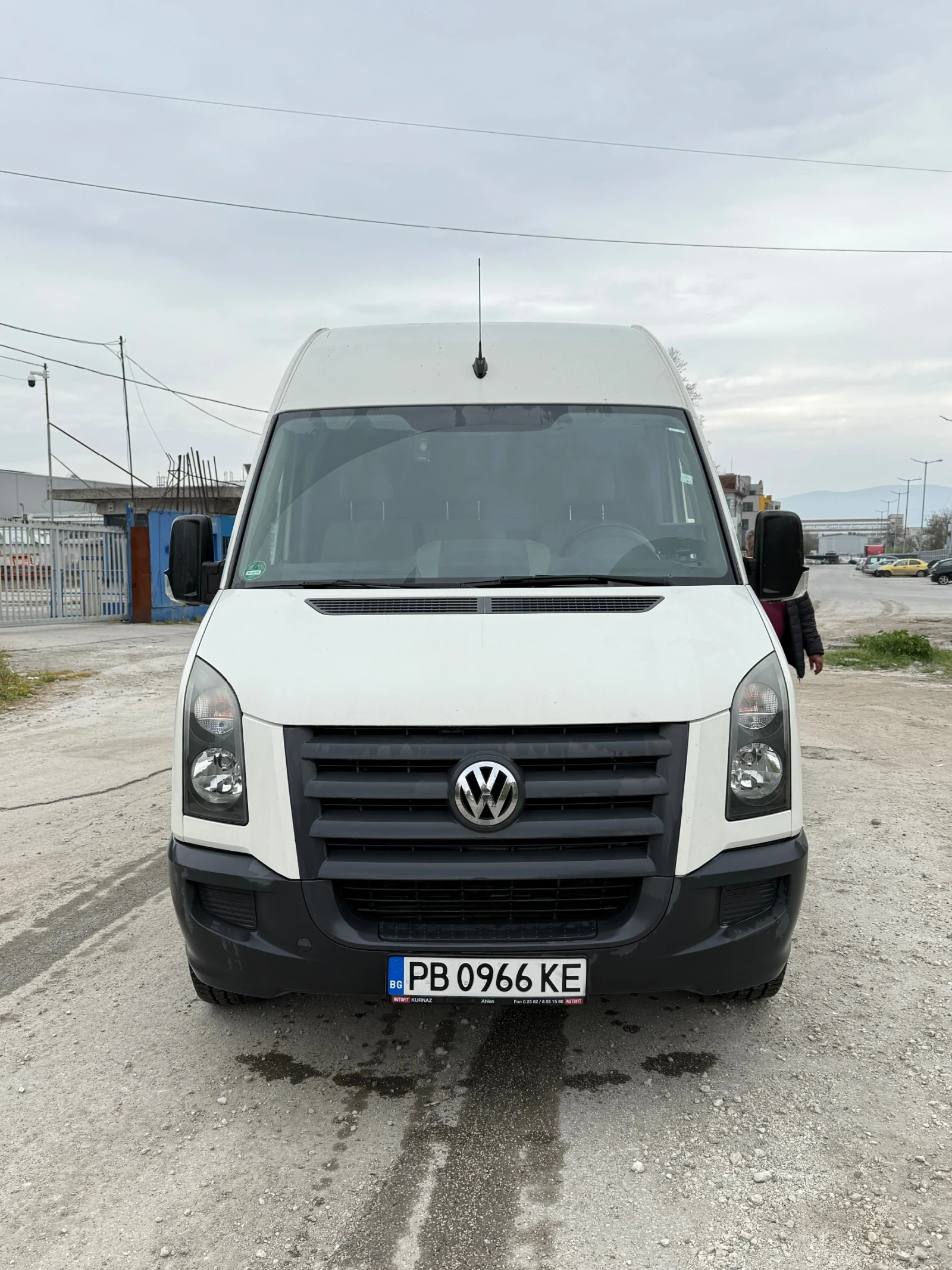 VW Crafter, снимка 2 - Бусове и автобуси - 54319522