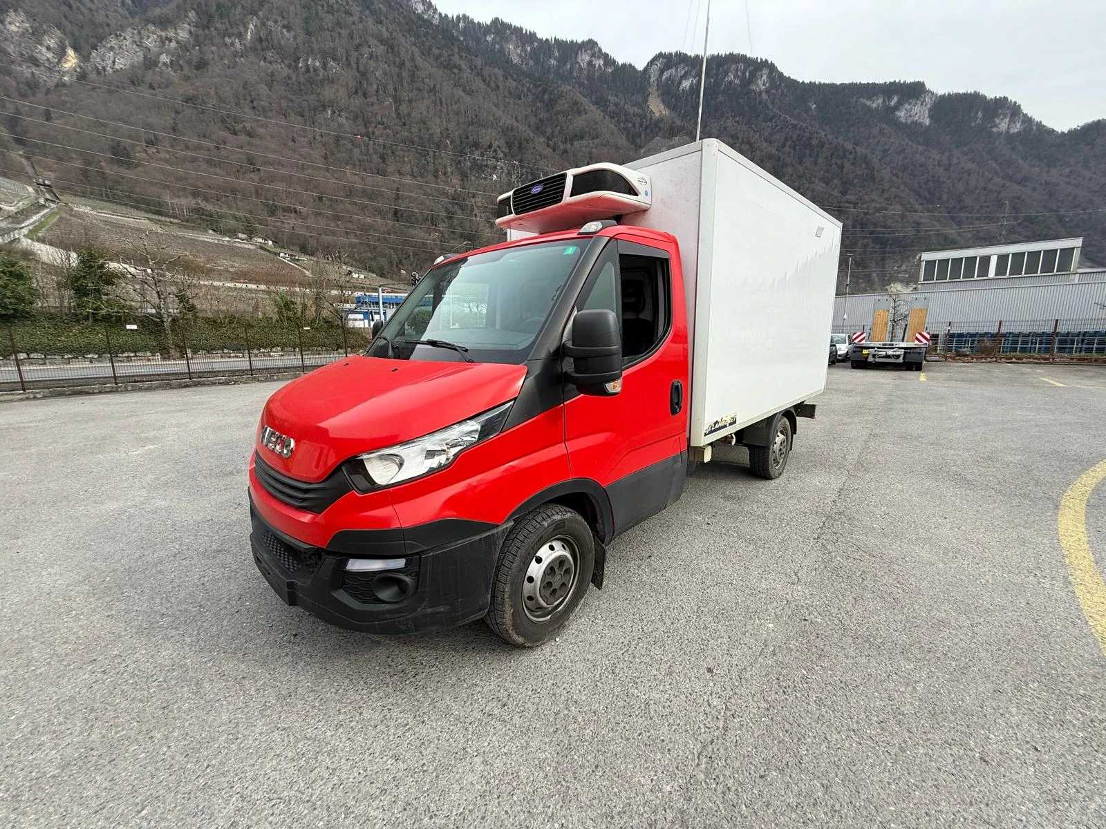 Iveco 35s16 ХЛАДИЛЕН* * ВНОС ОТ ШВЕЙЦАРИЯ