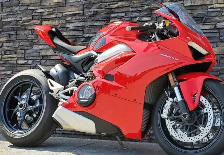 Ducati Panigale  V4, снимка 3 - Мотоциклети и мототехника - 54947876