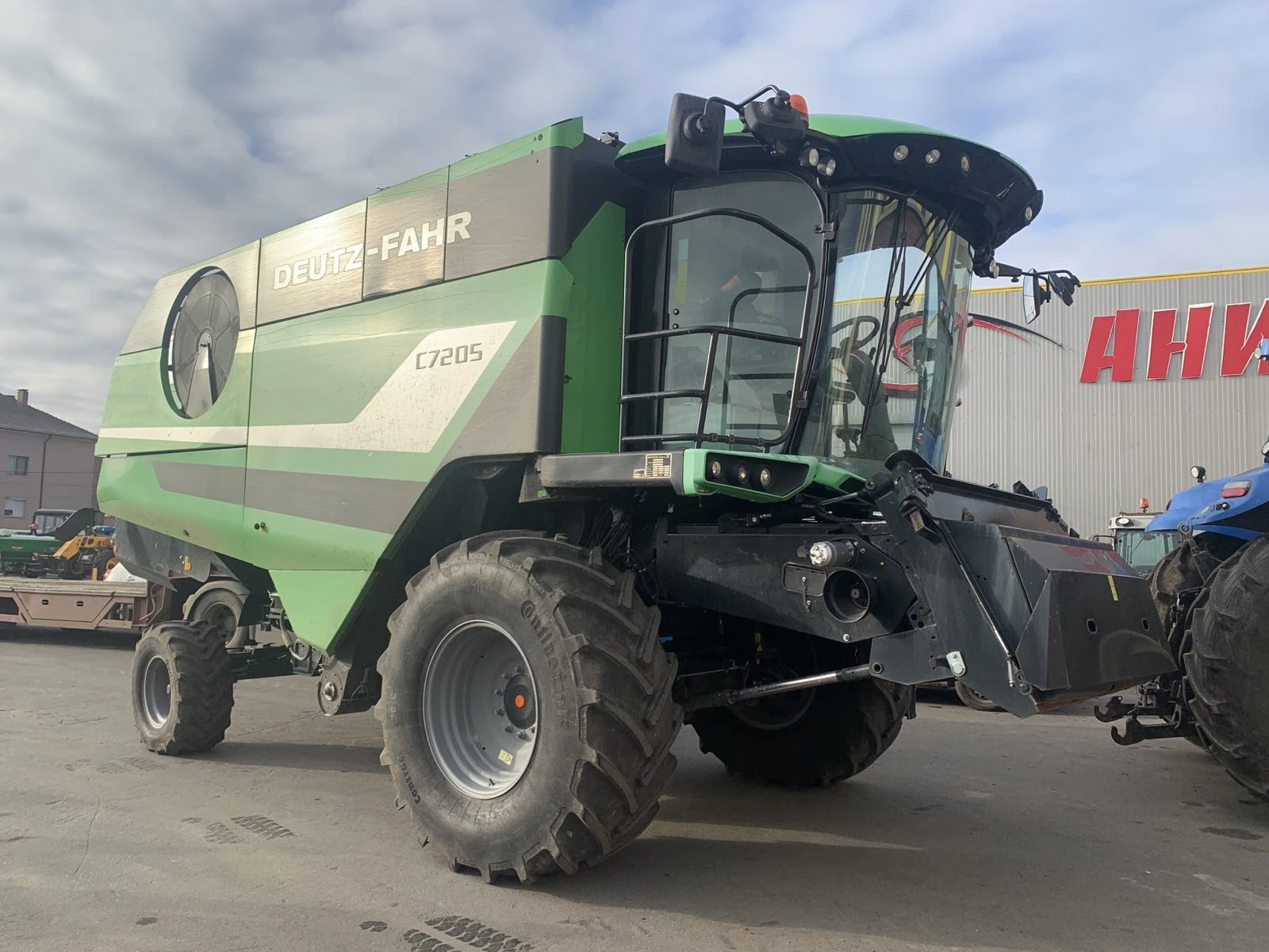Комбайн Deutz-Fahr C7205, снимка 1