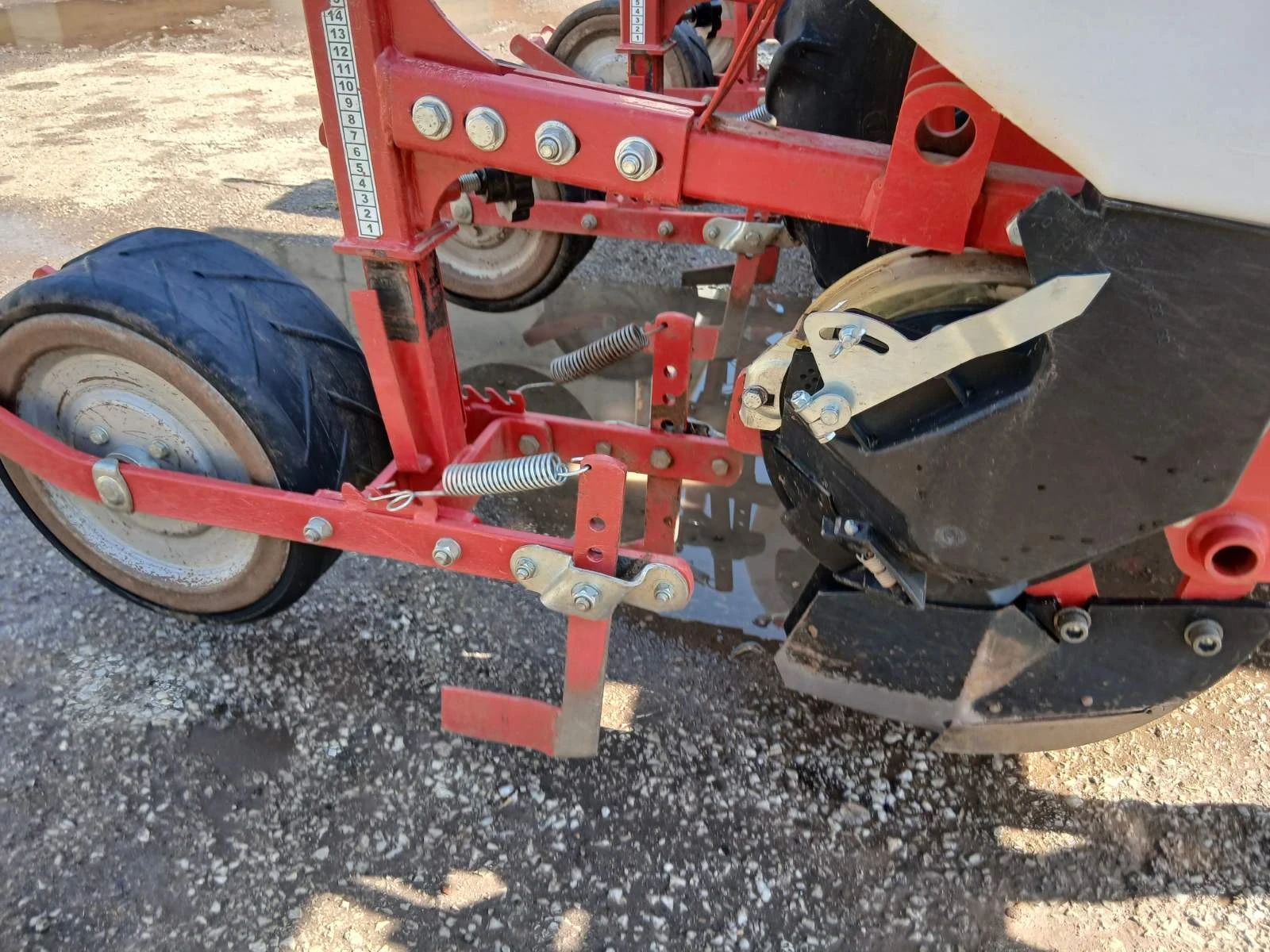 Сеялка IrTem, снимка 5 - Селскостопанска техника - 54239603