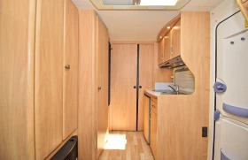 Обява за продажба на Каравана Hobby DeLuxeEasy 460 ~17 950 лв. - изображение 4