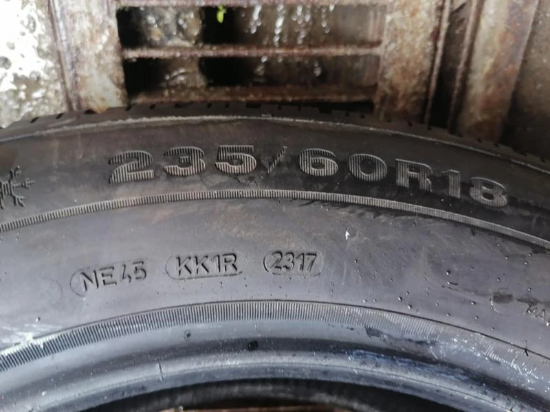 Гуми Зимни 235/60R18, снимка 10 - Гуми и джанти - 31789169