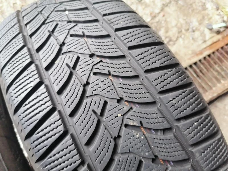 Гуми Зимни 235/60R18, снимка 7 - Гуми и джанти - 31789169