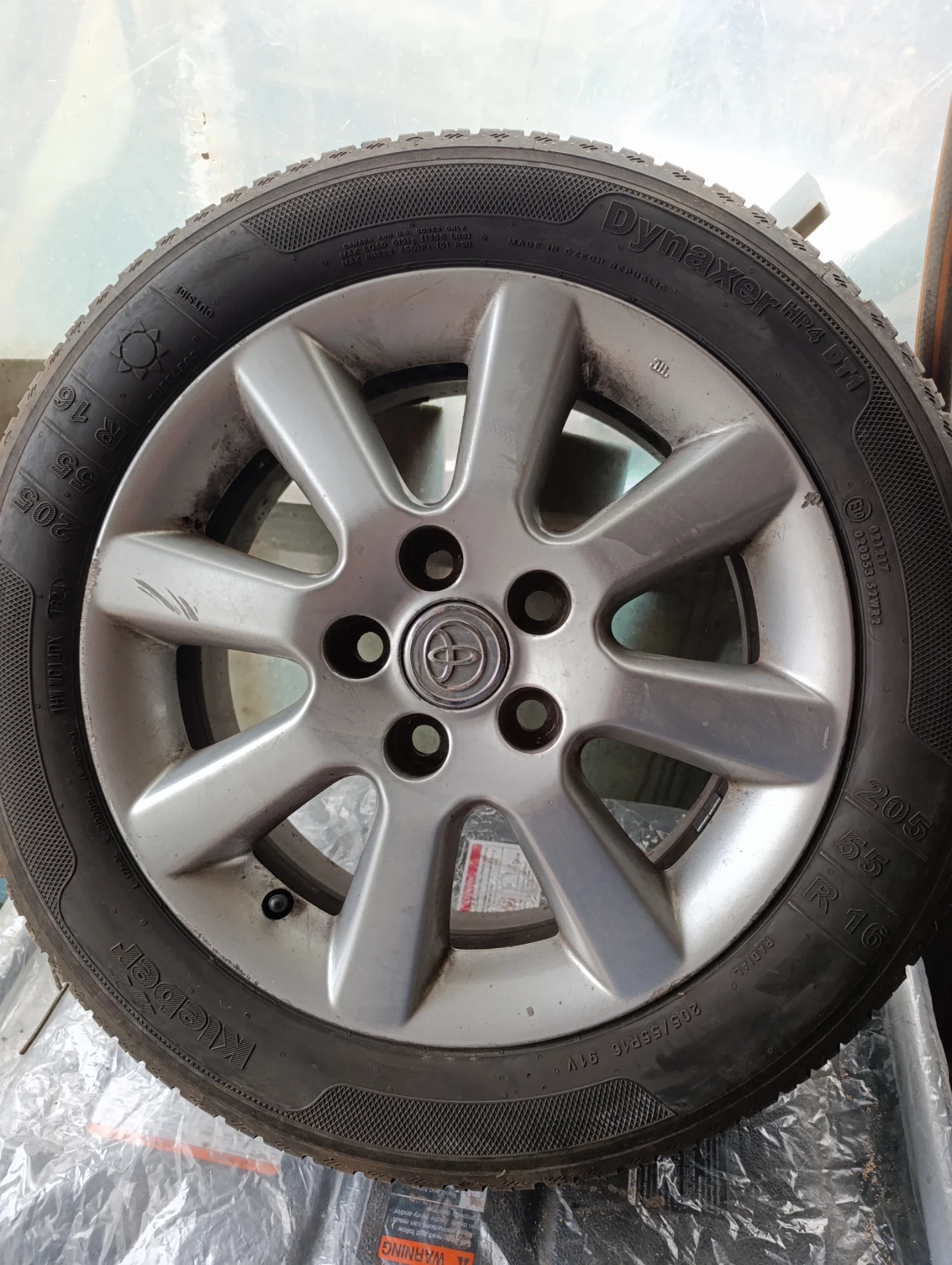    205/55R16  Toyota Corolla verso | Mobile.bg   1
