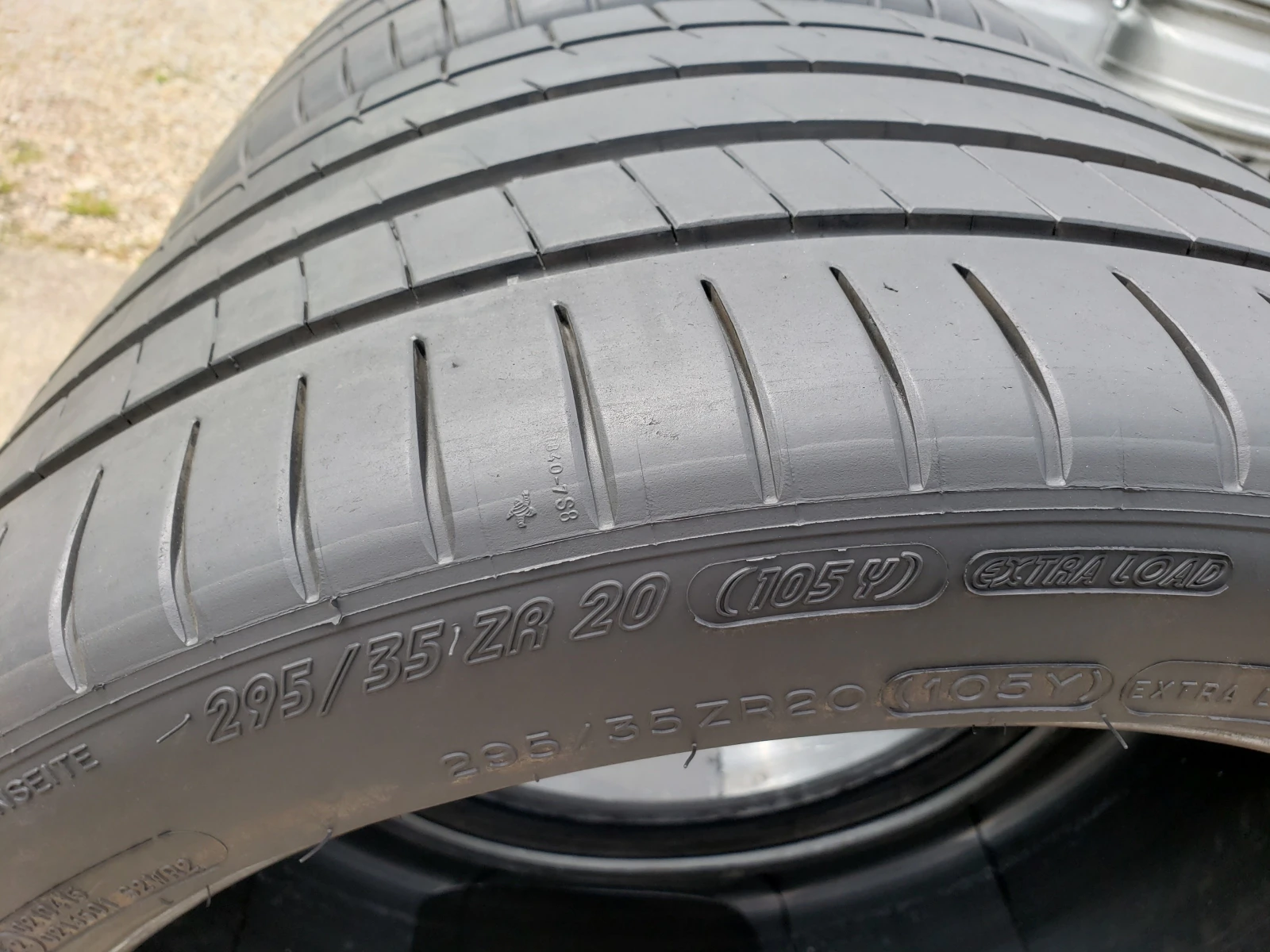 Гуми Летни 295/35R20, снимка 6 - Гуми и джанти - 54423633