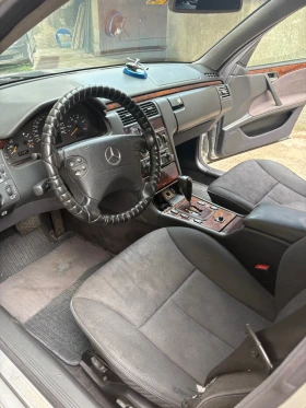 Mercedes-Benz E 220, снимка 11