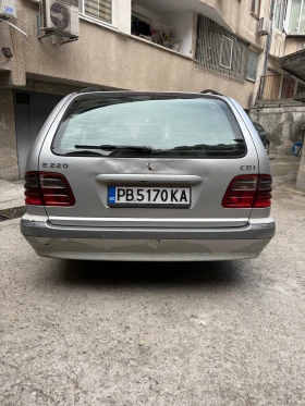 Mercedes-Benz E 220, снимка 4