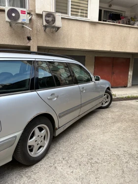 Mercedes-Benz E 220, снимка 5