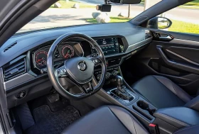VW Jetta Highline R-Line / ПАНО / ЛИЗИНГ / ЦЕНА до БГ, снимка 7