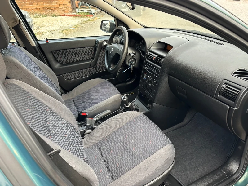 Opel Astra 1.6, снимка 11 - Автомобили и джипове - 47619776