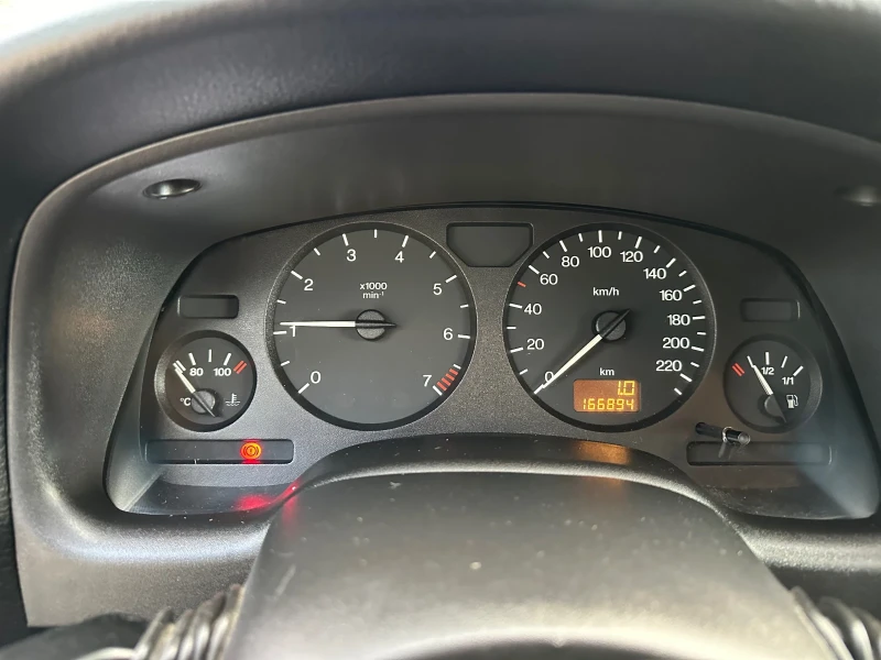 Opel Astra 1.6, снимка 13 - Автомобили и джипове - 47619776