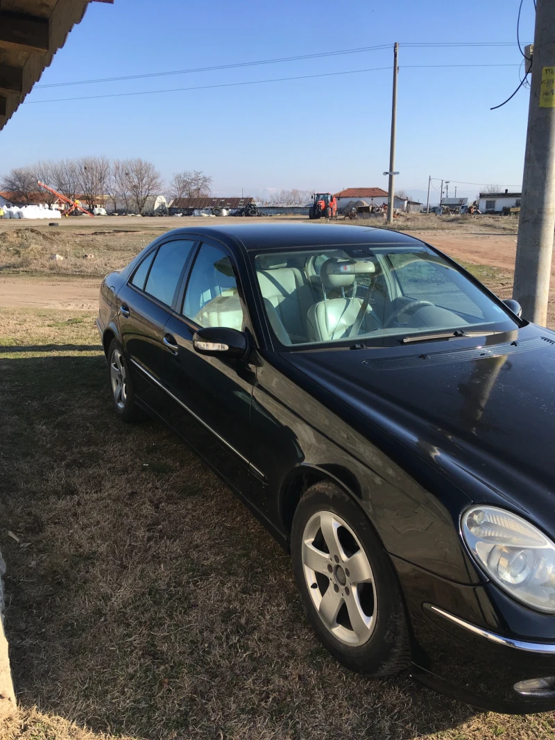 Mercedes-Benz E 220 2.2CDI, снимка 3 - Автомобили и джипове - 49405088