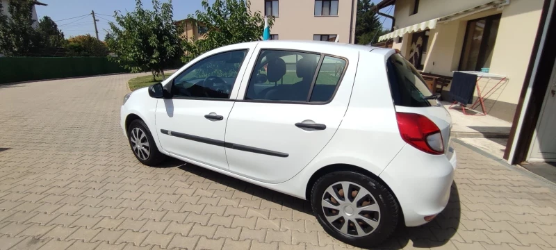 Renault Clio, снимка 3 - Автомобили и джипове - 51772413