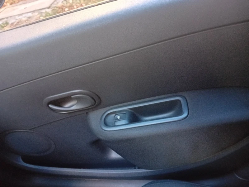 Renault Clio, снимка 15 - Автомобили и джипове - 51772413