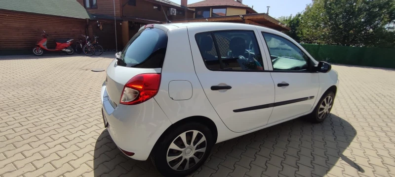 Renault Clio, снимка 5 - Автомобили и джипове - 51772413