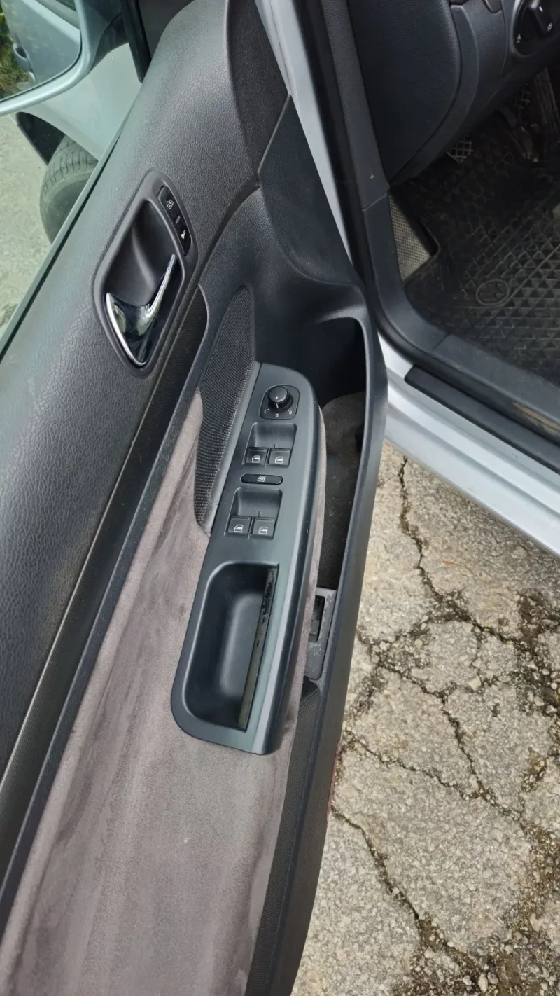 VW Golf 1.9 TDI, снимка 6 - Автомобили и джипове - 52634531