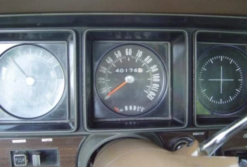 Buick Skylark V8, снимка 10 - Автомобили и джипове - 52500904