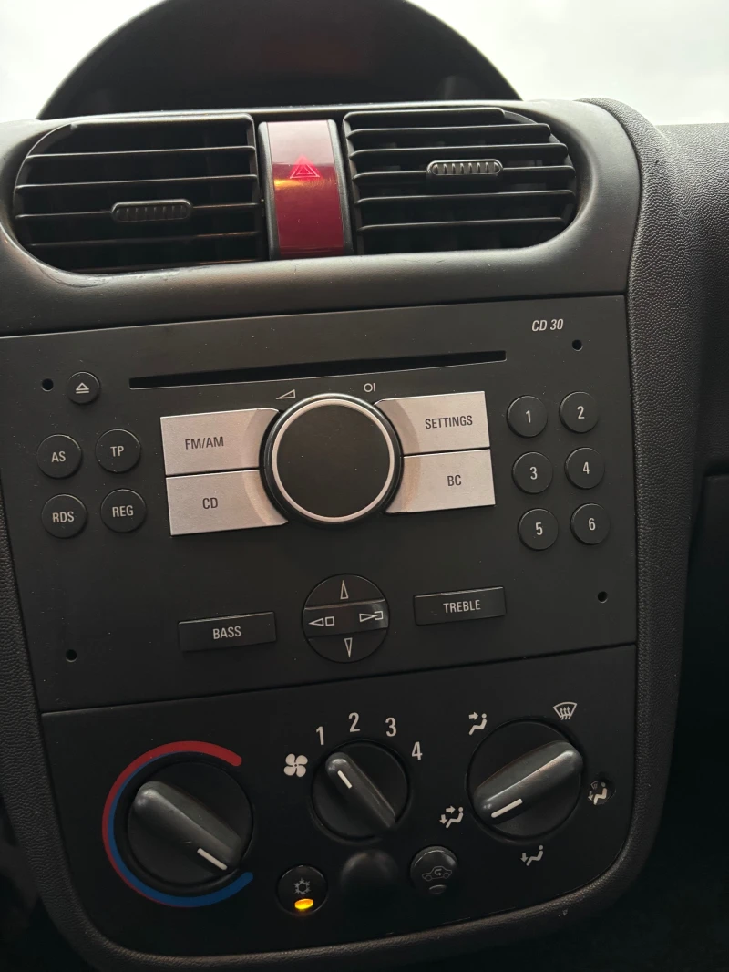 Opel Combo ОБСЛУЖЕН ОТ-ДО, снимка 9 - Автомобили и джипове - 52578784