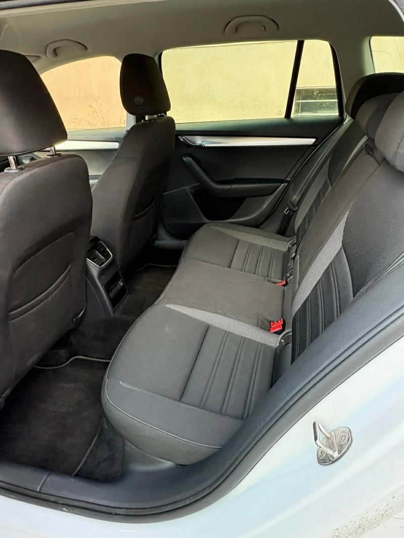 Skoda Octavia 2.0TDI CLEVER 7 DSG 150кс, снимка 6 - Автомобили и джипове - 52964996