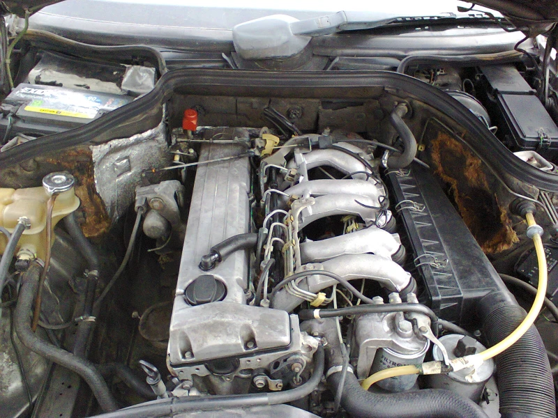 Mercedes-Benz 124 3.0 D , снимка 14 - Автомобили и джипове - 53163924