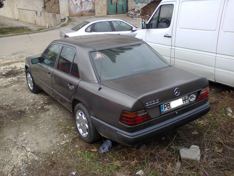 Mercedes-Benz 124 3.0 D , снимка 7 - Автомобили и джипове - 53163924