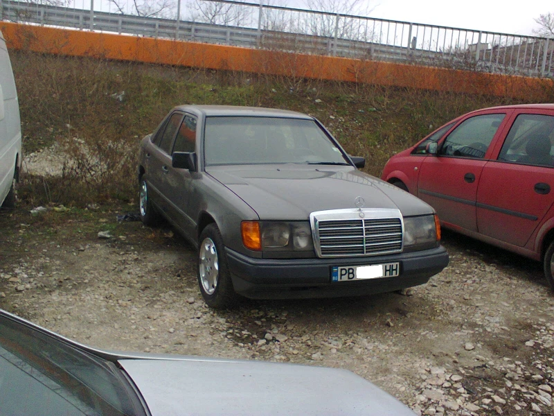 Mercedes-Benz 124 3.0 D , снимка 2 - Автомобили и джипове - 53163924