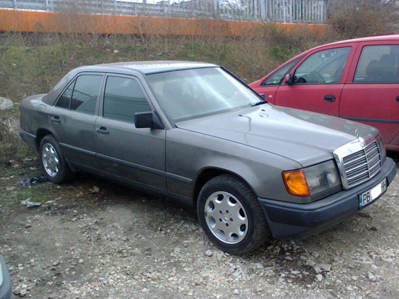 Mercedes-Benz 124 3.0 D , снимка 4 - Автомобили и джипове - 53163924