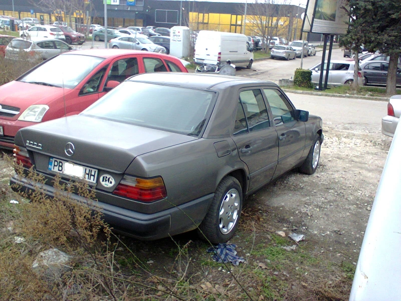 Mercedes-Benz 124 3.0 D , снимка 6 - Автомобили и джипове - 53163924