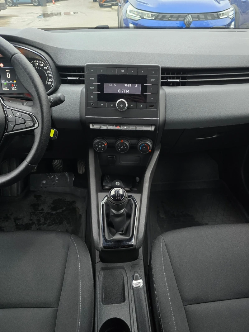 Renault Clio 1.0 Tce, снимка 9 - Автомобили и джипове - 53204157