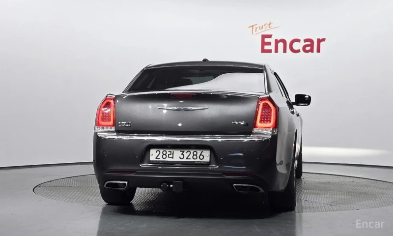 Chrysler 300c, снимка 4 - Автомобили и джипове - 53322671