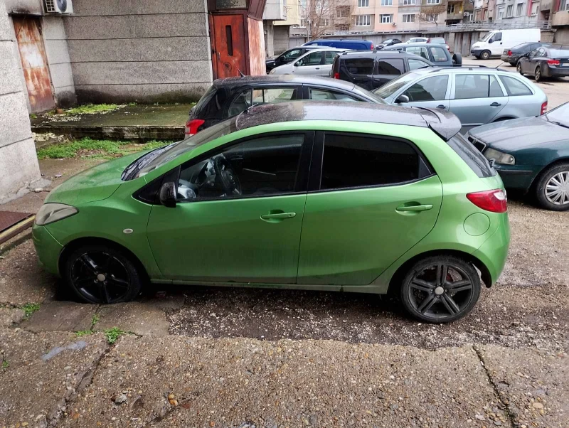 Mazda 2 Sport, снимка 2 - Автомобили и джипове - 53396034