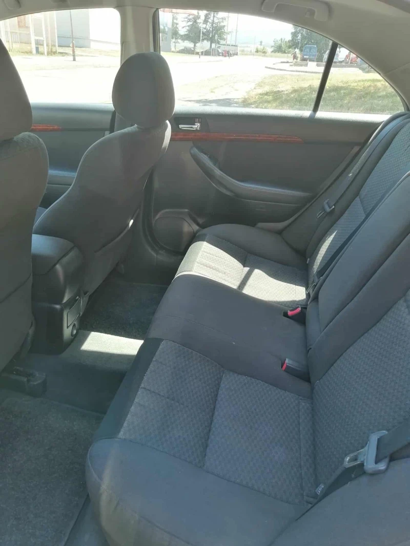 Toyota Avensis 2.0, снимка 3 - Автомобили и джипове - 53833543