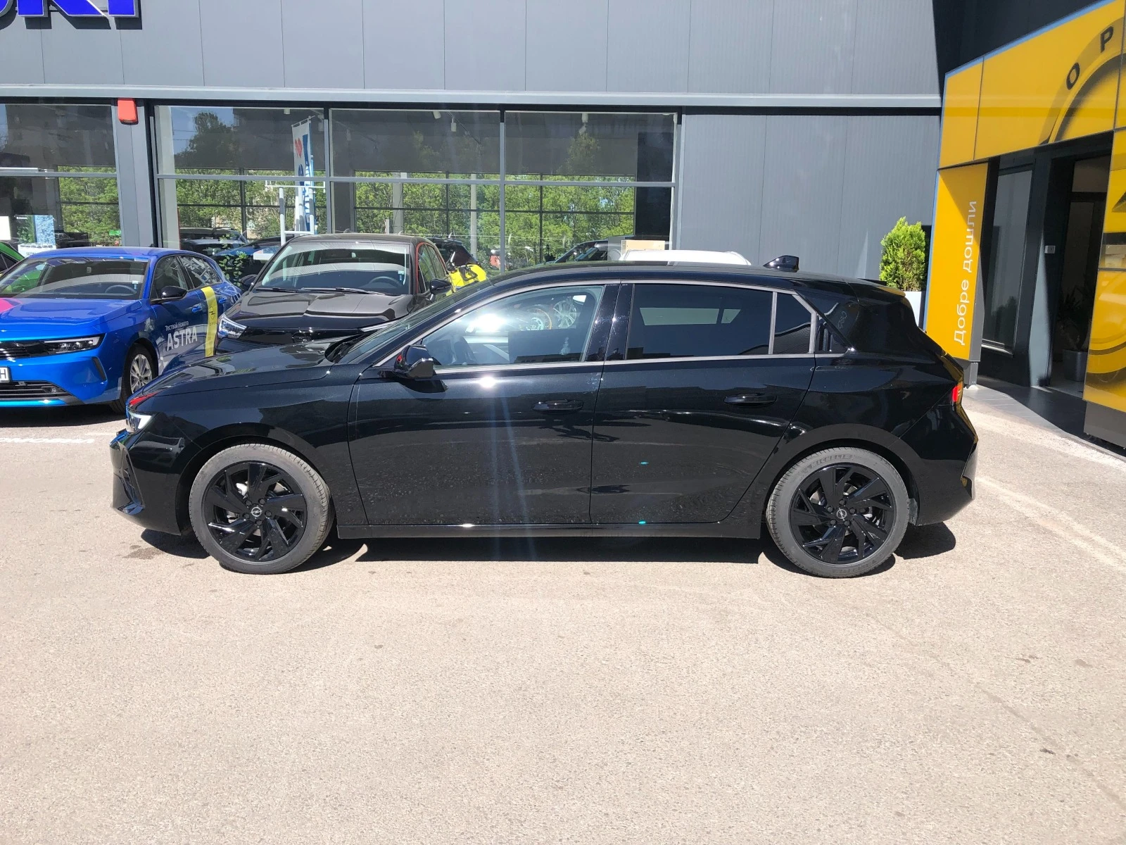 Opel Astra 1.2 GS LINE - изображение 3