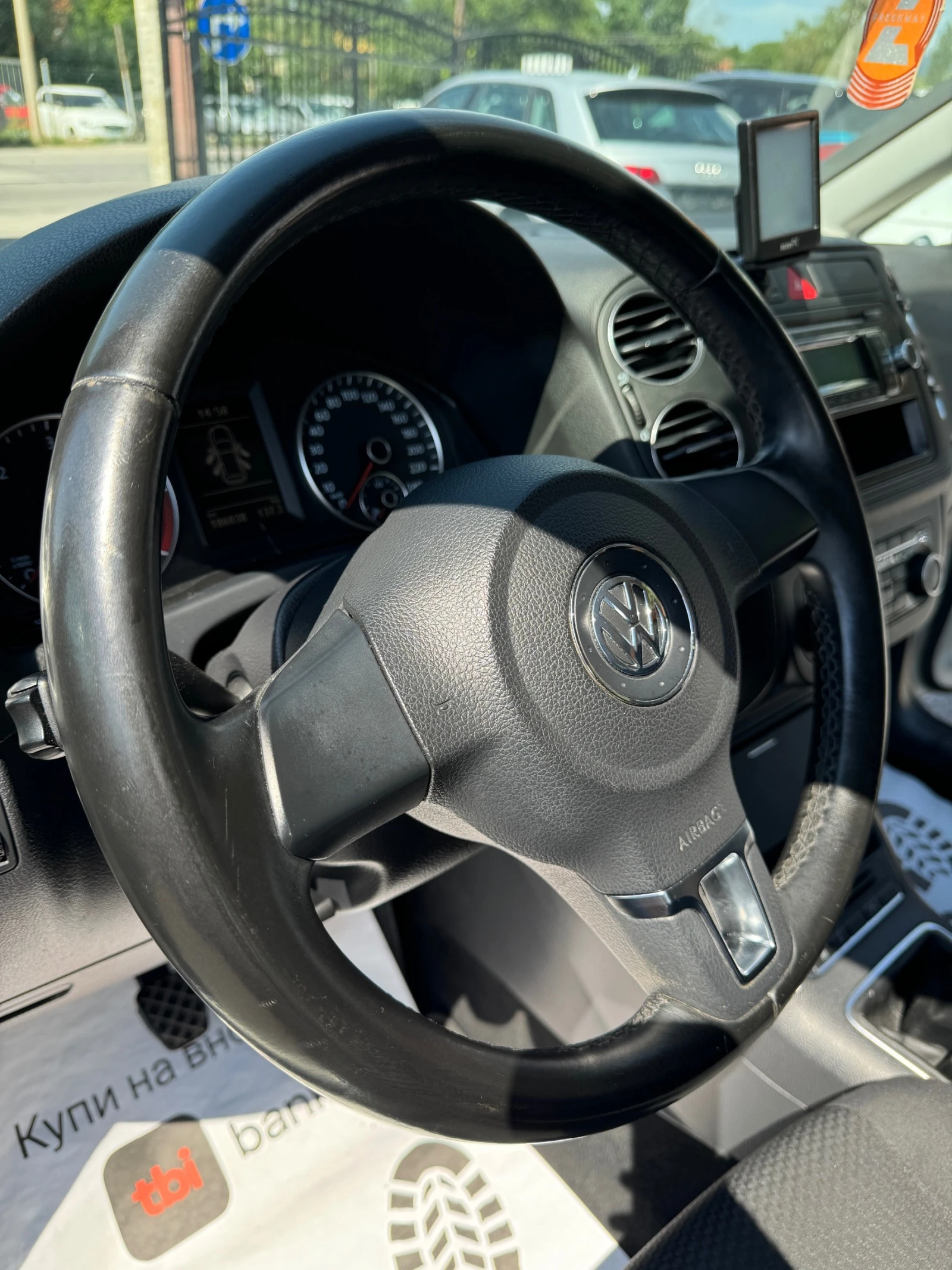 VW Golf 1.6I НОВ ВНОС  - изображение 9