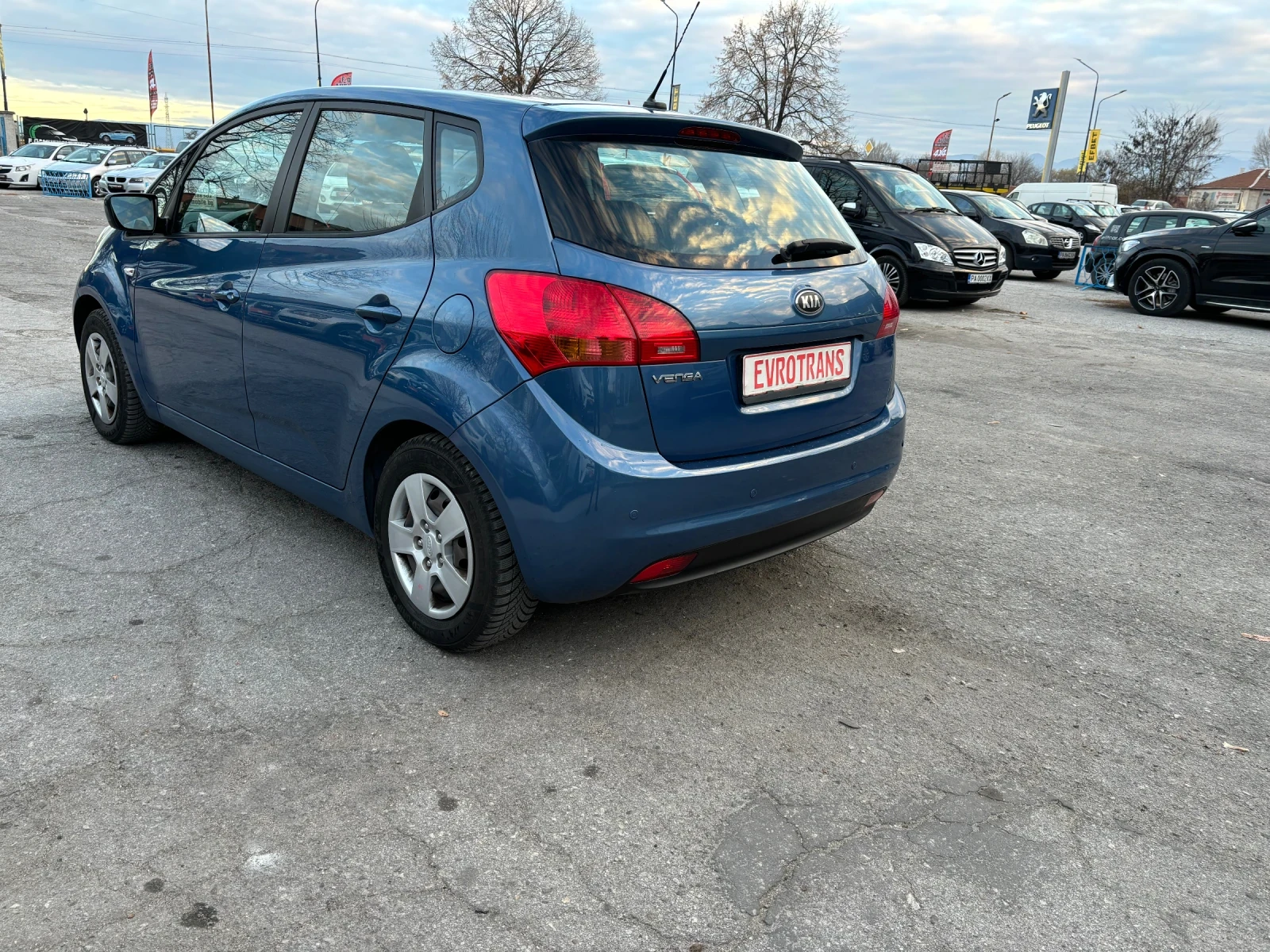 Kia Venga 1, 4  i + GPL  - изображение 6