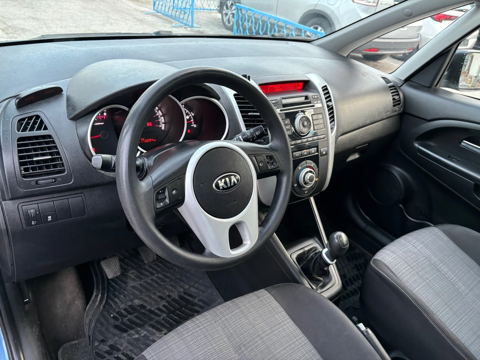 Kia Venga 1, 4  i + GPL  - изображение 10