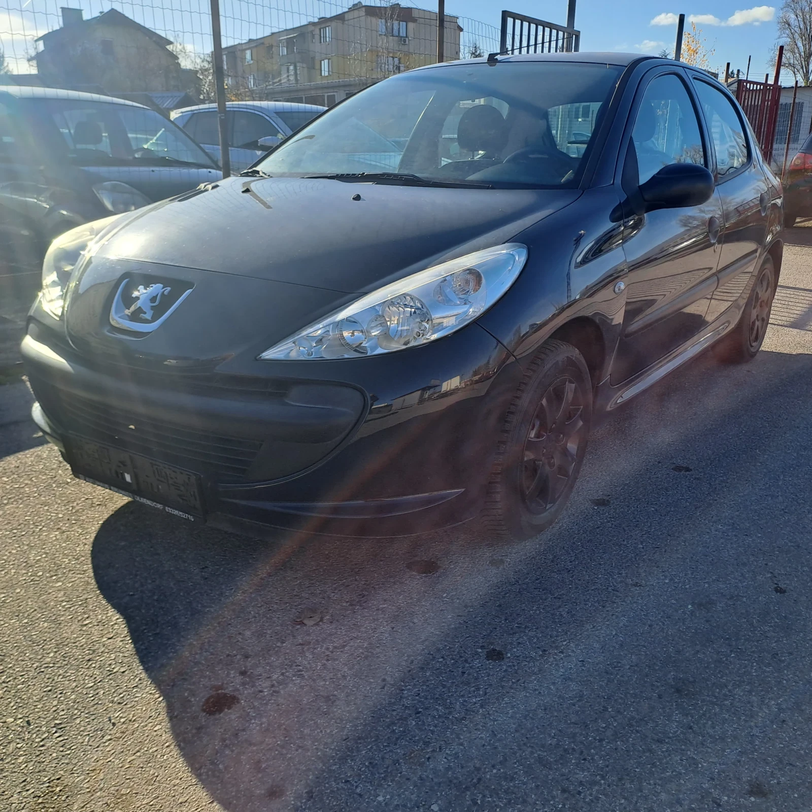 Peugeot 206 1.1 Много запазен автомобил. - изображение 10