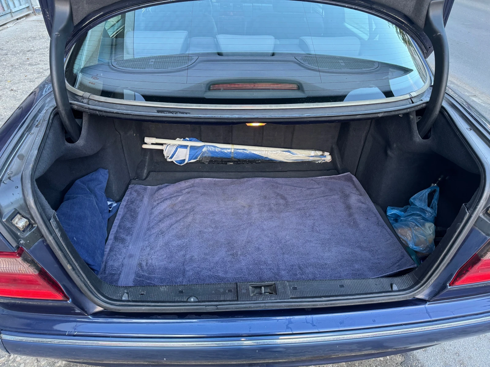 Mercedes-Benz E 200  - изображение 4