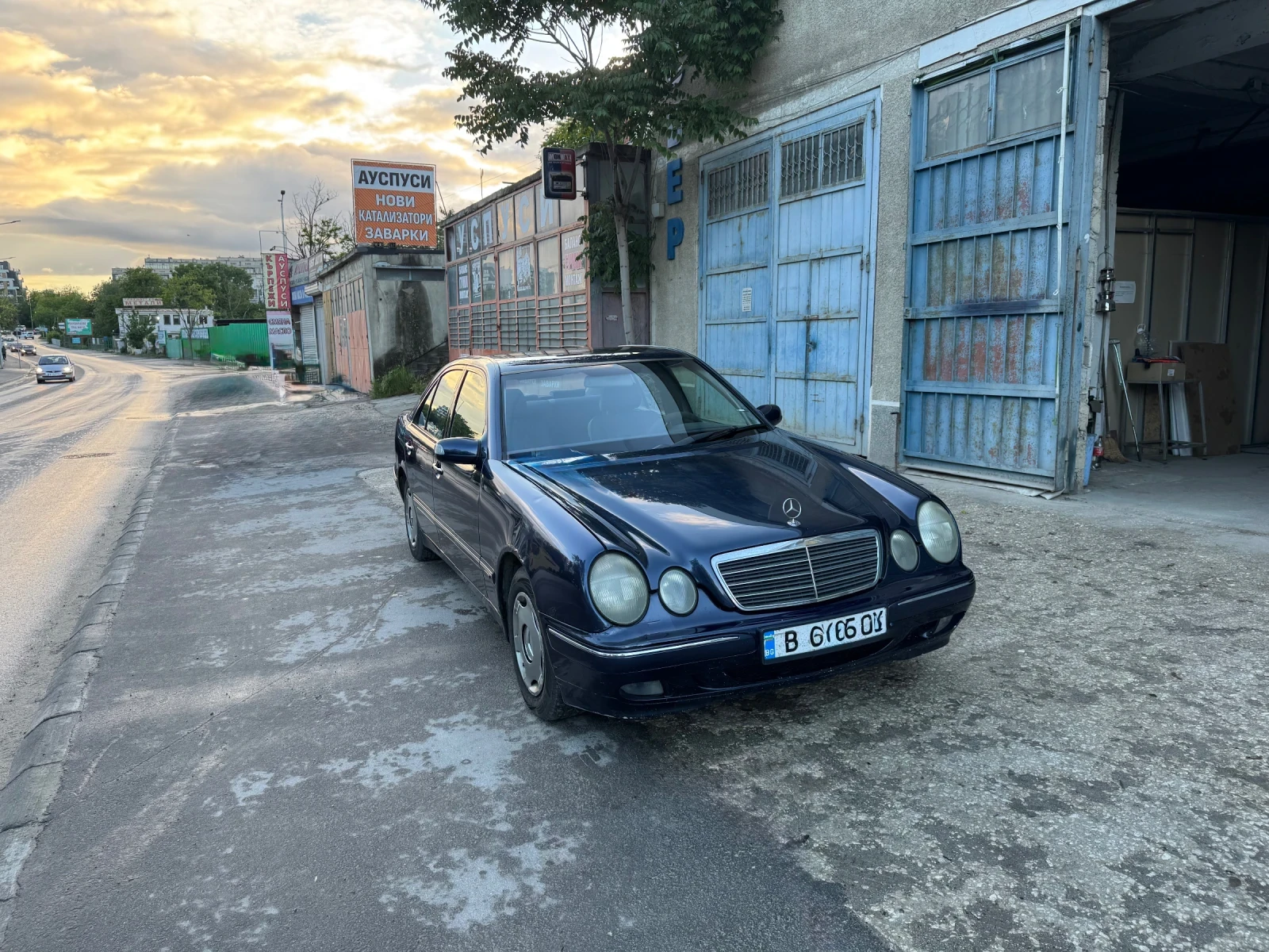Mercedes-Benz E 200  - изображение 9