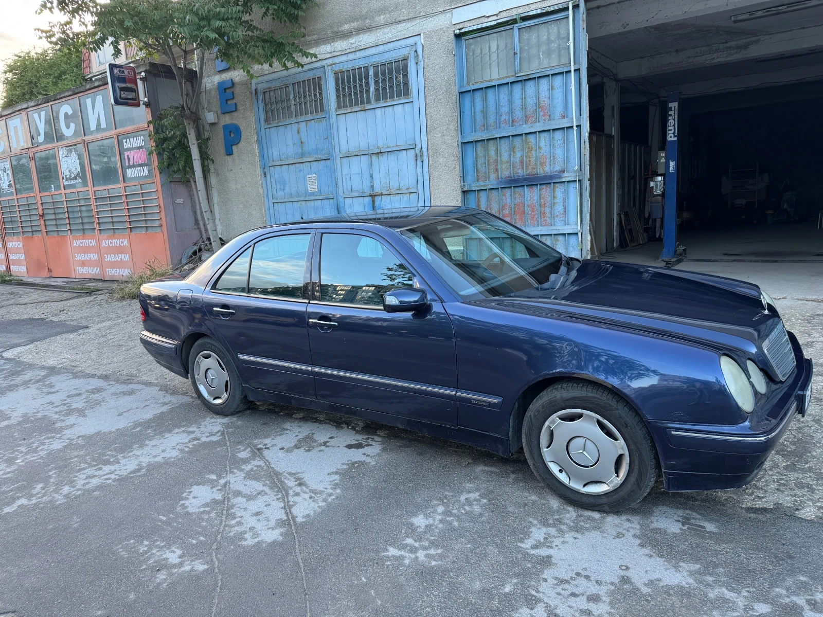 Mercedes-Benz E 200  - изображение 8