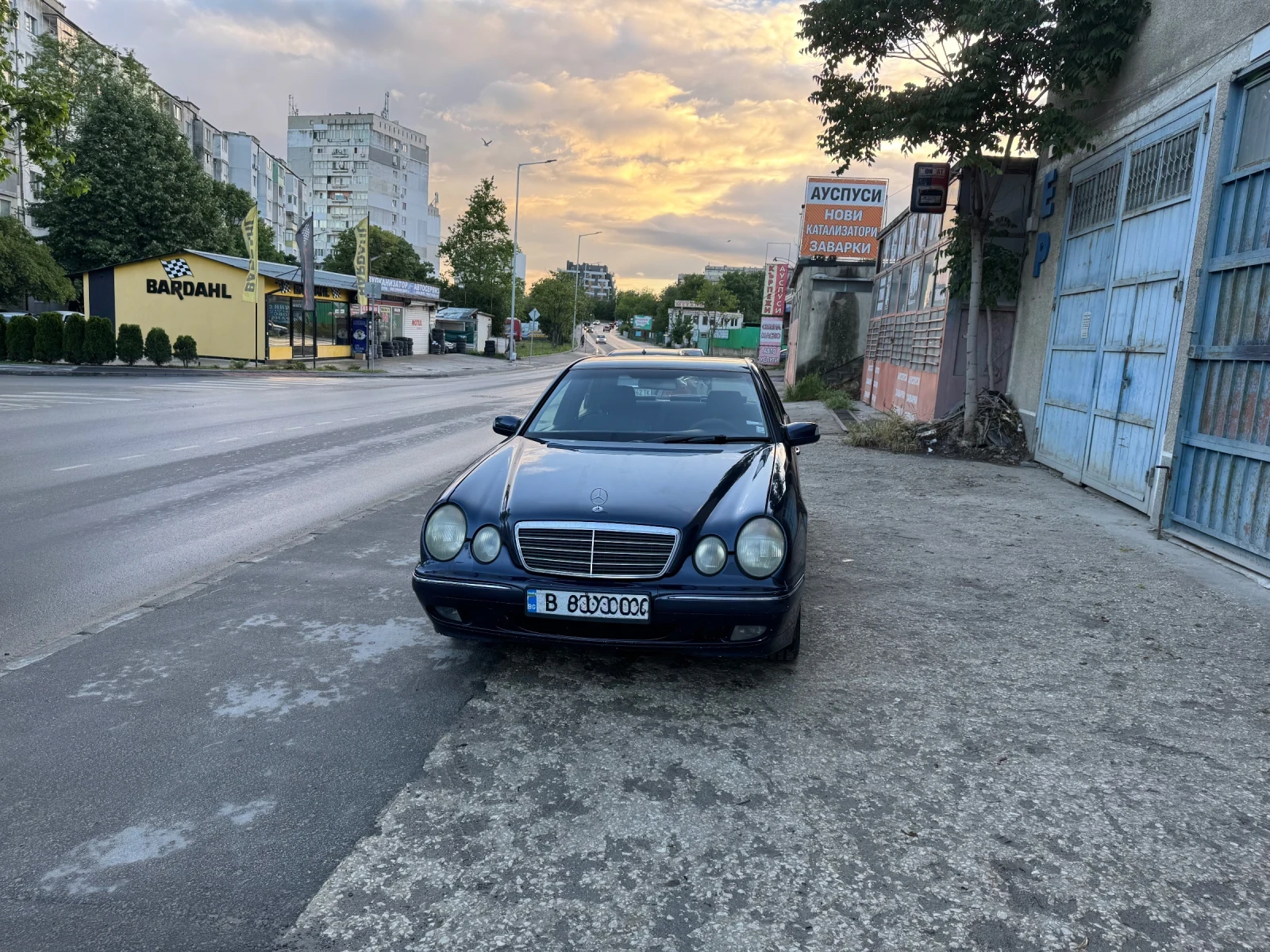 Mercedes-Benz E 200  - изображение 2