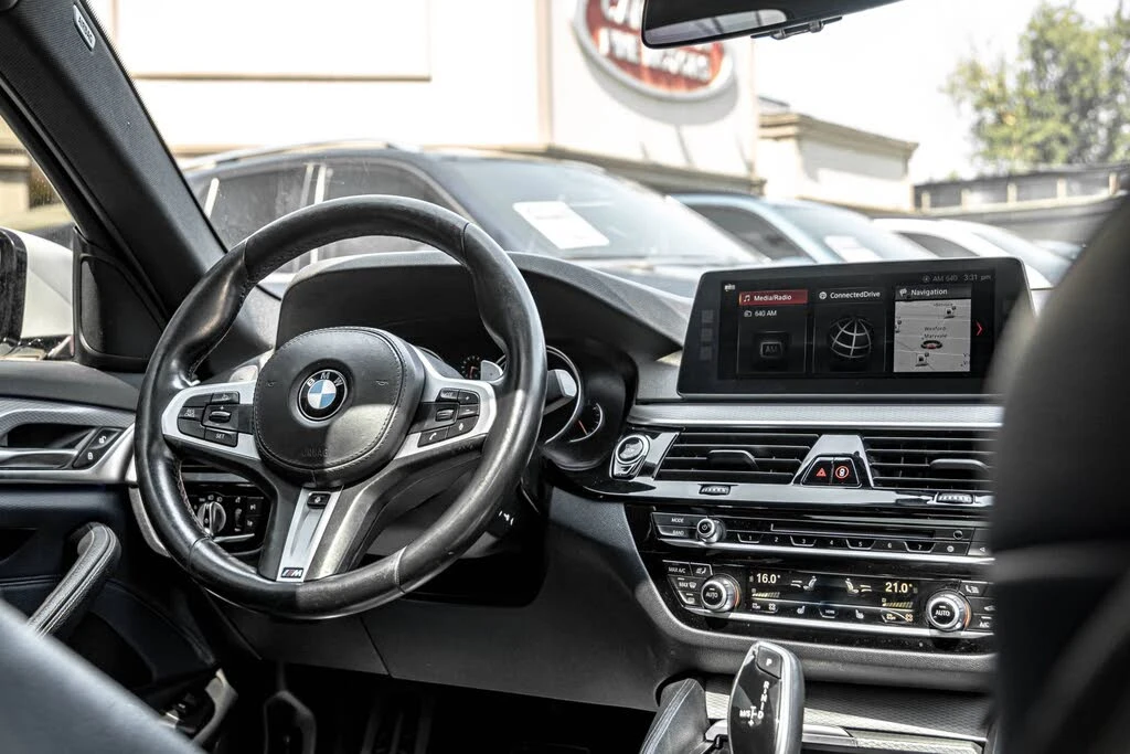 BMW 530 xDrive* M-pack* 360* HUD*  - изображение 6