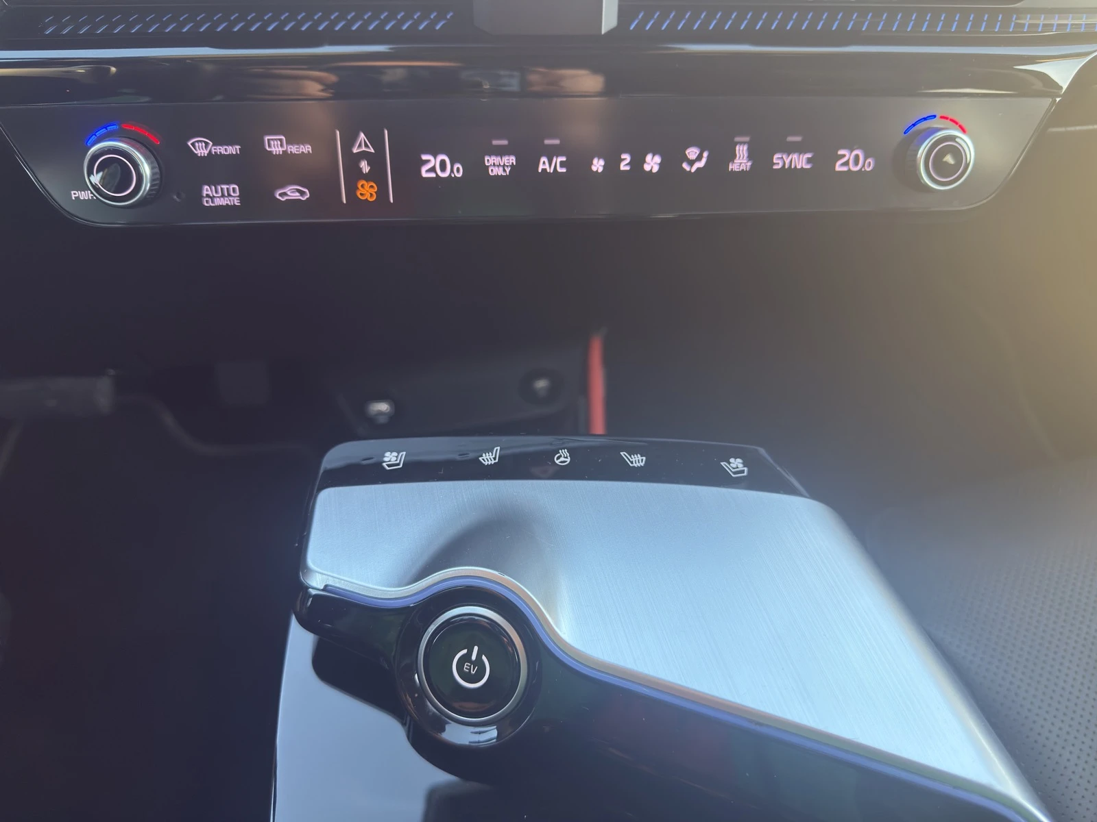 Kia EV6 PLUS 77.4KWh RWD/MERIDIAN/CAM/DISTRONIC/SOH100% | Mobile.bg � ����������� 16