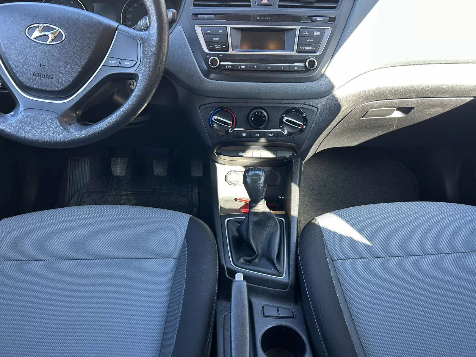 Hyundai I20 Hyundai i20 1.25, 75 �.�. | Mobile.bg � ����������� 8